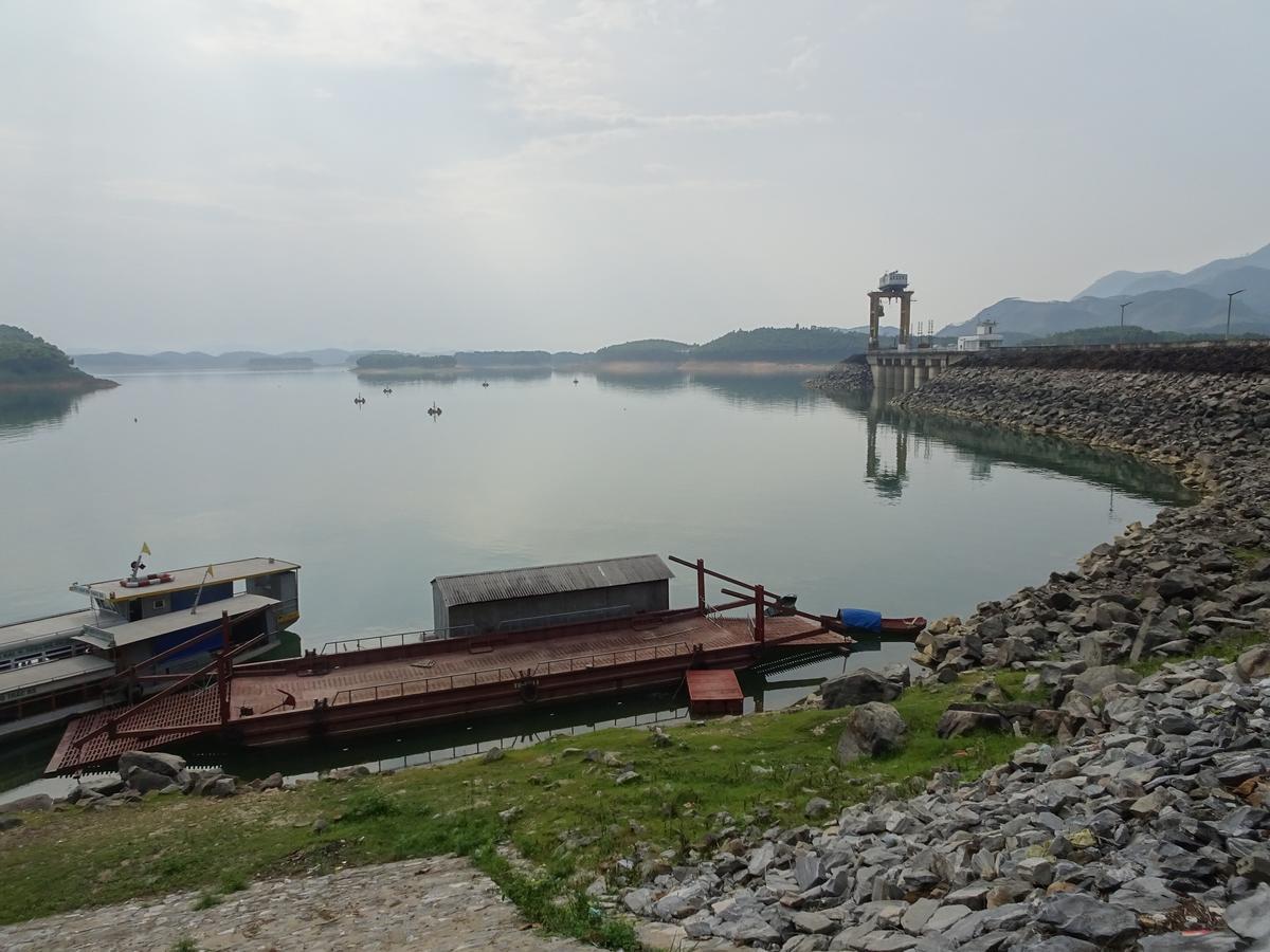 Thac Ba Family Homestay Ho To Zewnętrze zdjęcie
